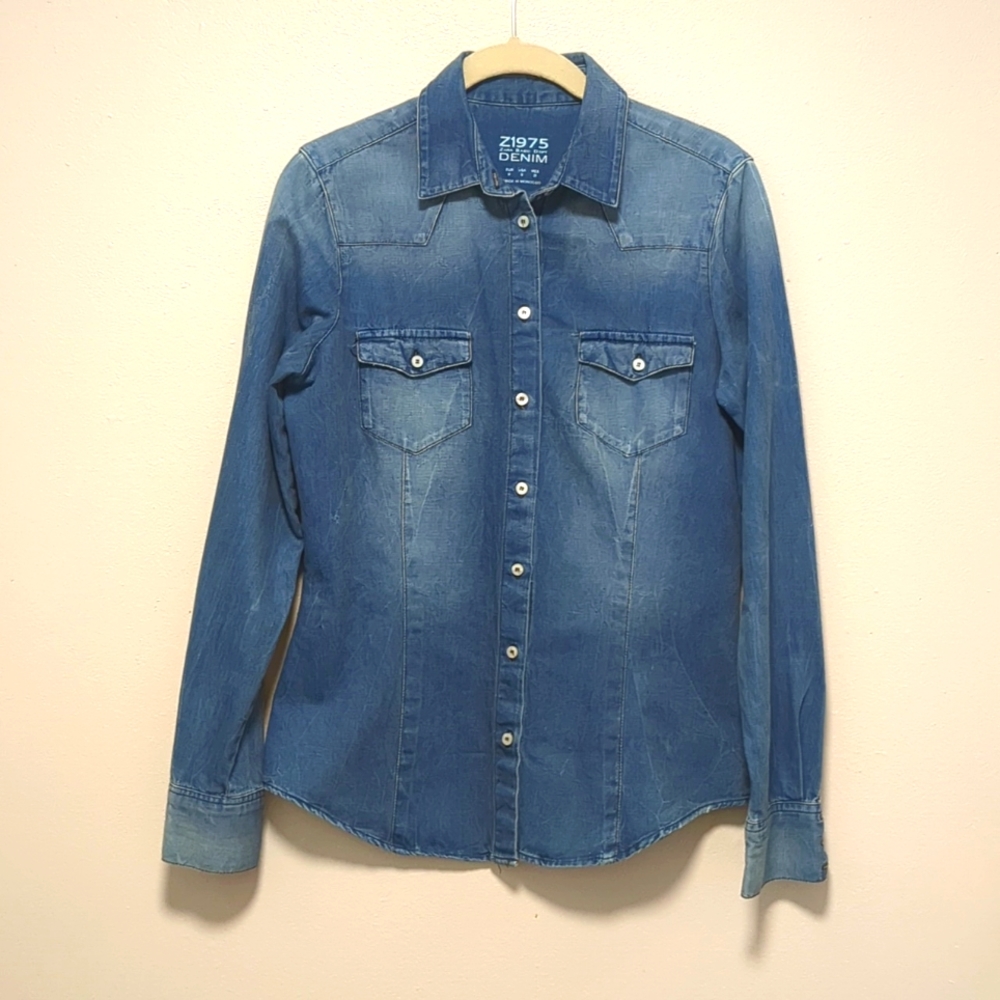 Zara Denim Button-Down Shirt in Medium Blue